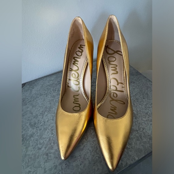Designer Sam Edelman Gold Closed Toe High Heels - Picture 3 of 8